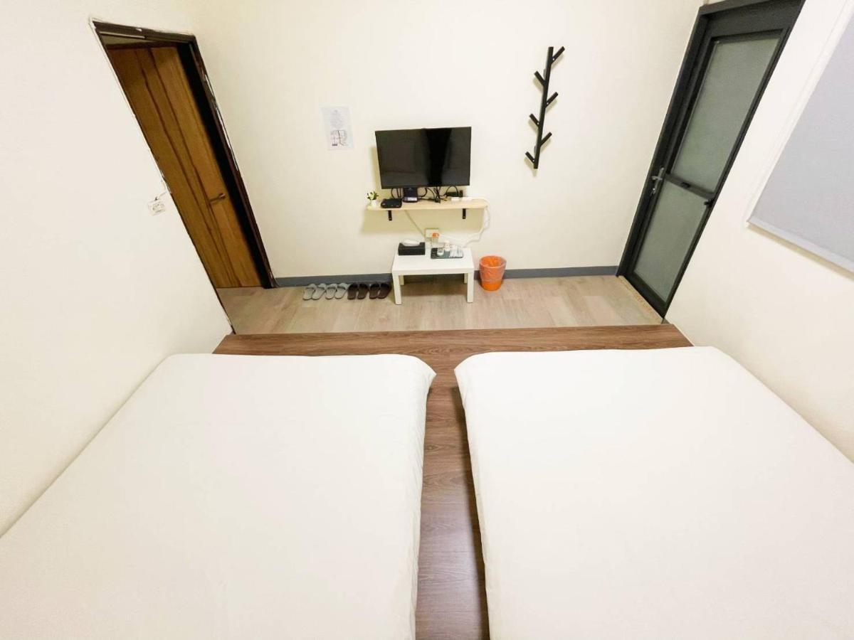 Fengjia 08 Home Taichung Exterior foto
